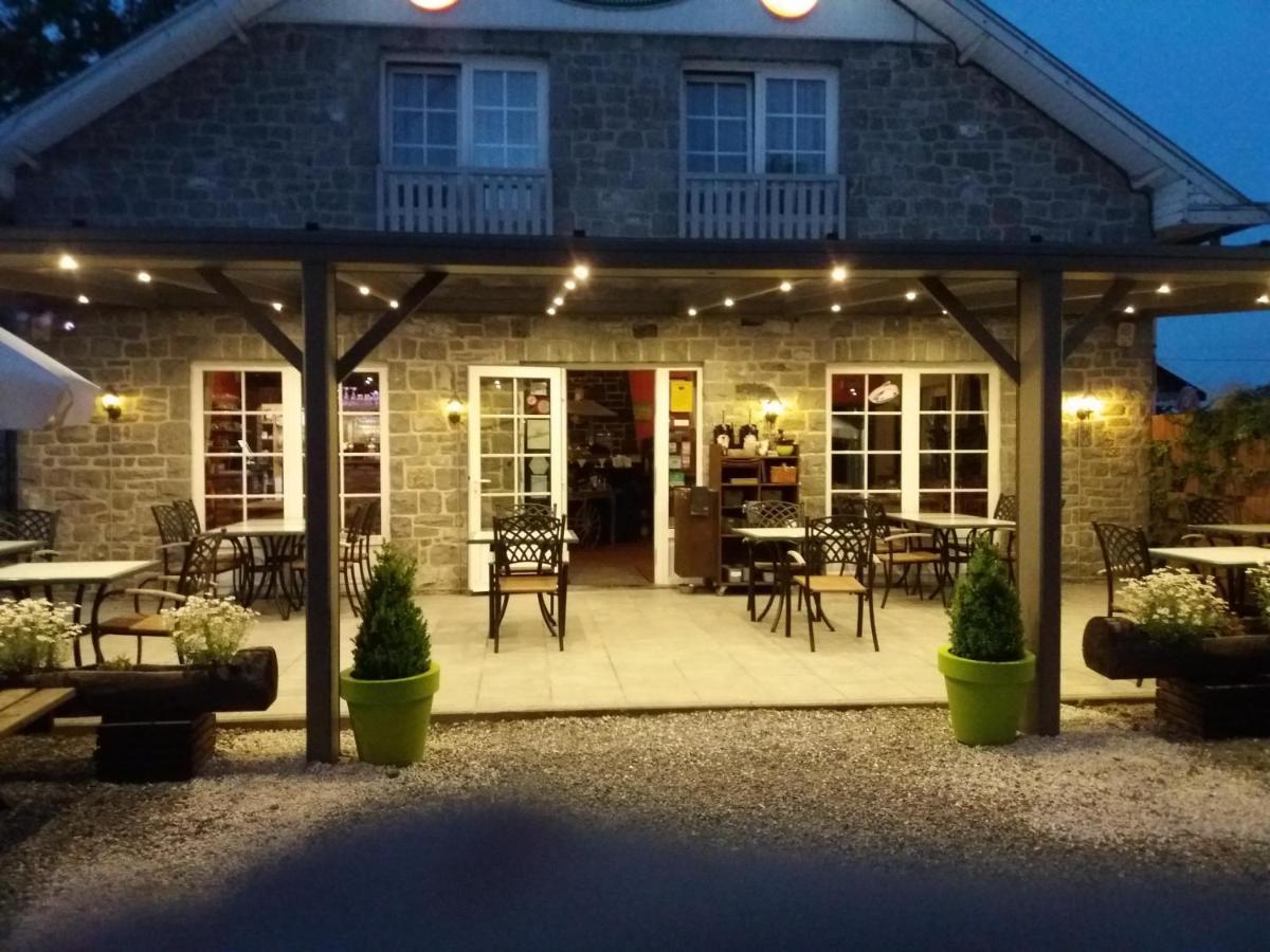 Bed En Breakfast Le Freyr 디넝 외부 사진