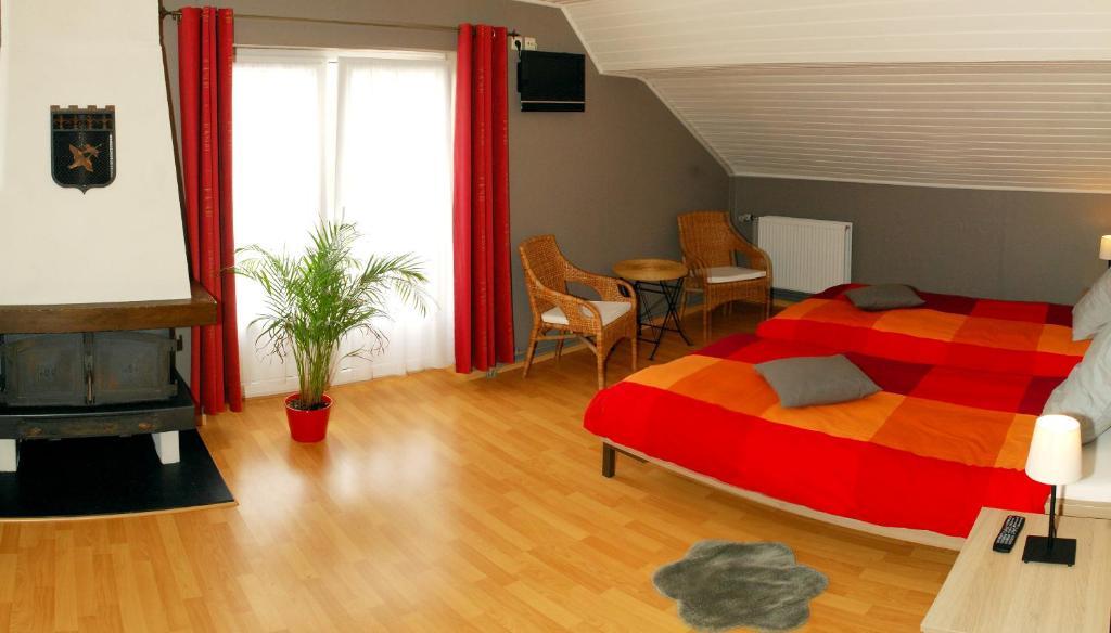 Bed En Breakfast Le Freyr 디넝 외부 사진